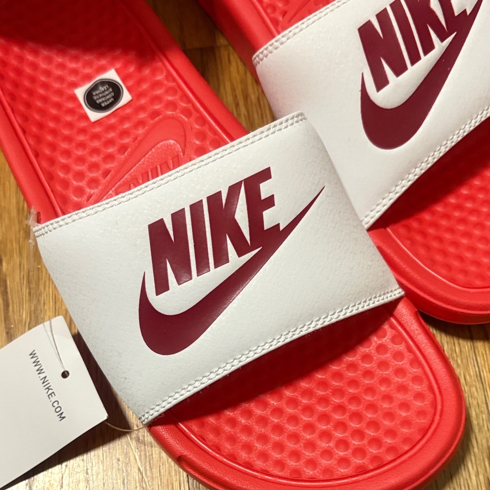 Nike Women’s Red and White Benassi JDI Slide Sandals Size 7❤️👍 - Picture 2 of 4